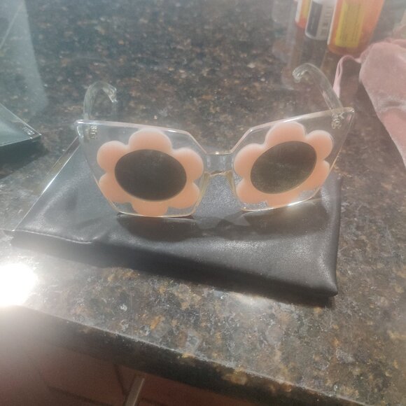 Linda Farrow sunglasses New - Picture 1 of 4